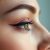 Jak poprawnie aplikować eyeliner: Poradnik dla początkujących